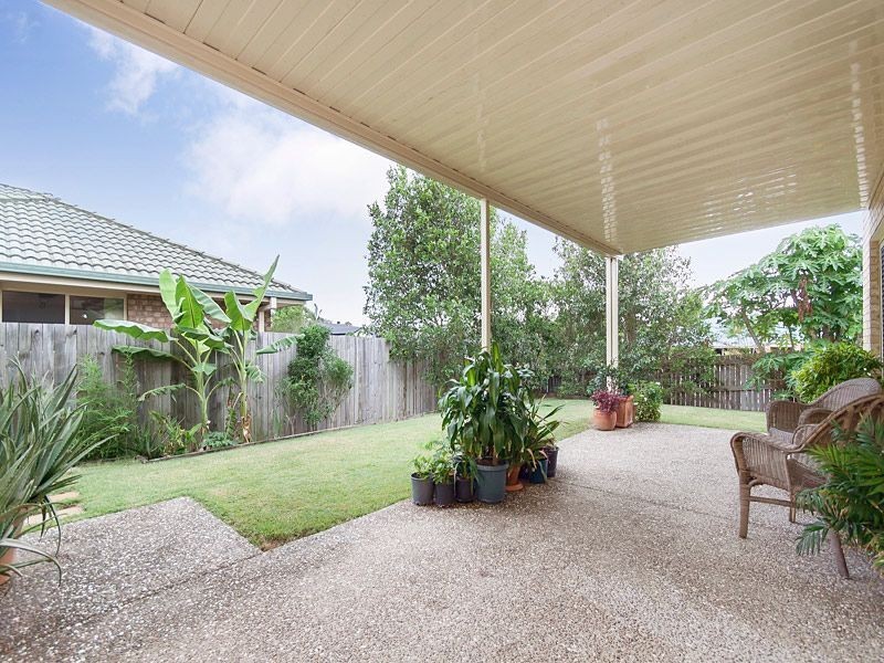 2/4 Woodswallow Place, Bellbowrie QLD 4070