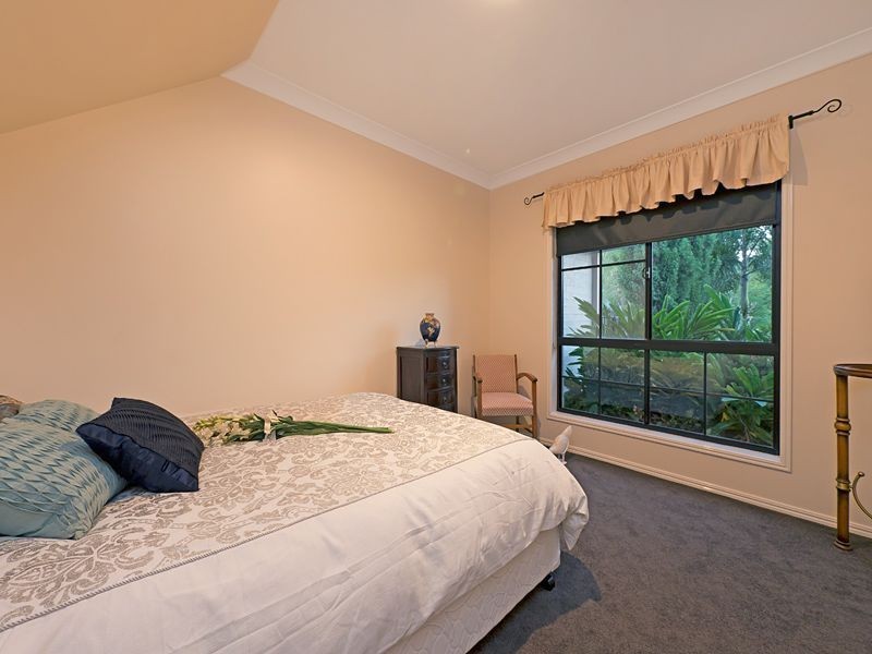62 Gibson Crescent, Bellbowrie QLD 4070