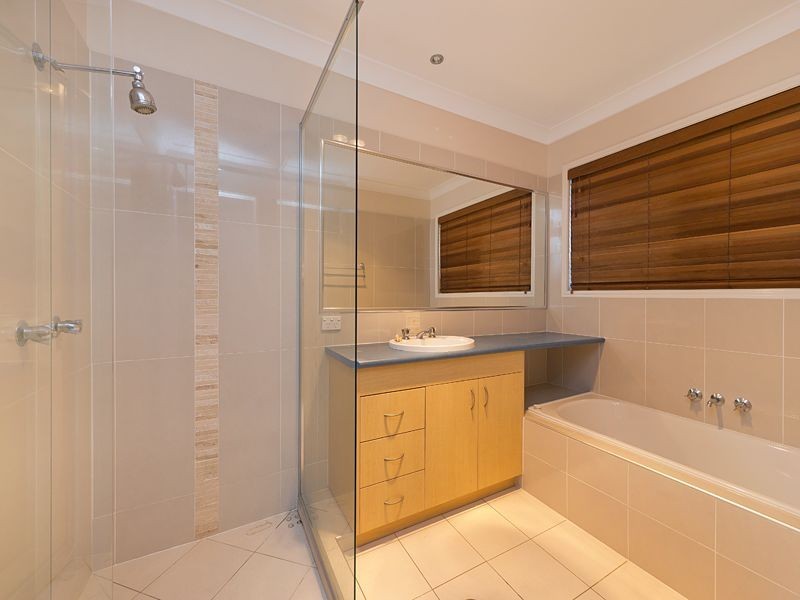 62 Gibson Crescent, Bellbowrie QLD 4070