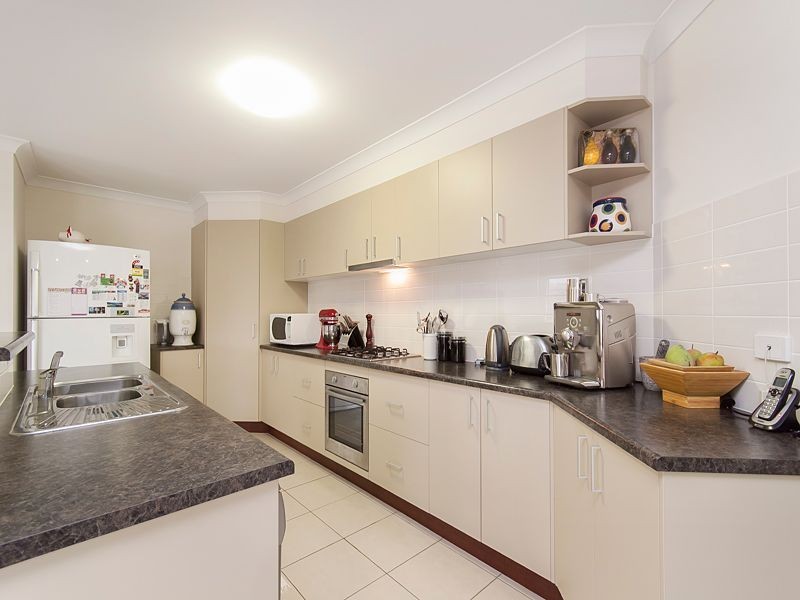 6 Stacey Close, Moggill QLD 4070