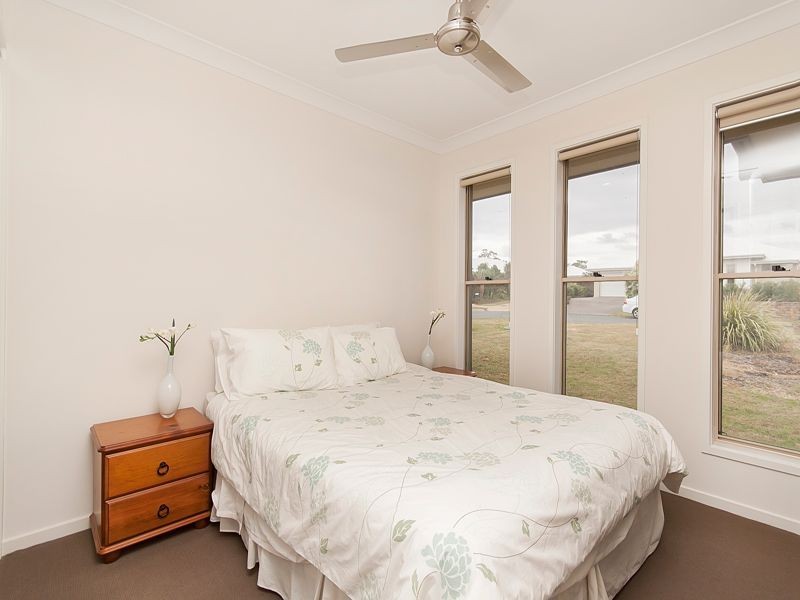 6 Stacey Close, Moggill QLD 4070