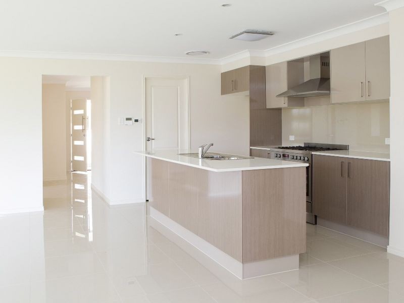 7 Knightsbridge Street, Oxley QLD 4075