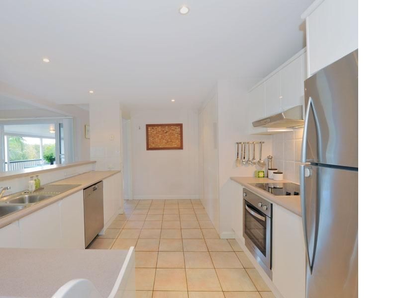 2 Aaron Place, Indooroopilly QLD 4068