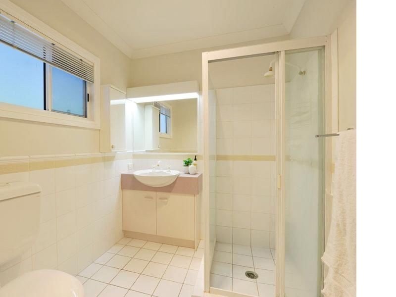 2 Aaron Place, Indooroopilly QLD 4068