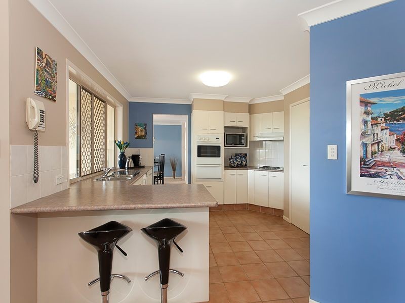 36 Pine County Place, Bellbowrie QLD 4070