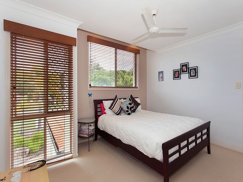 36 Pine County Place, Bellbowrie QLD 4070