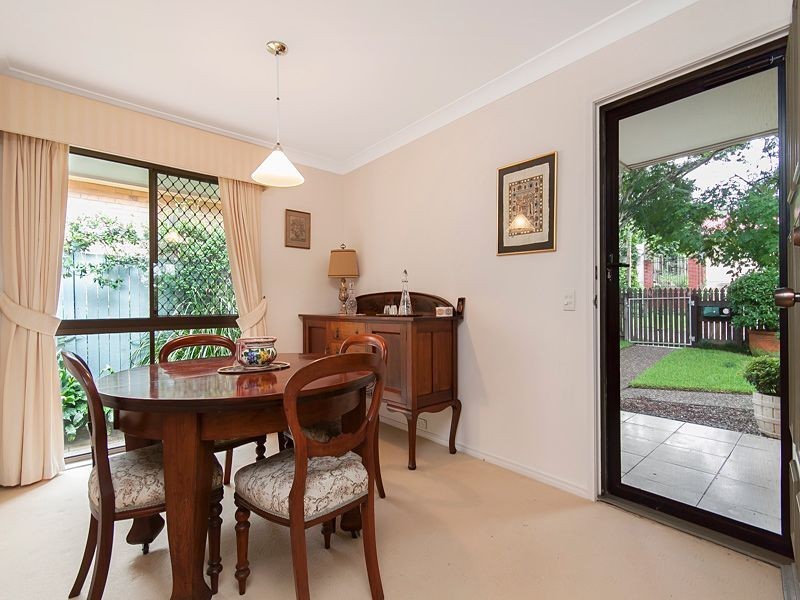 25 Lambourn Street, Chapel Hill QLD 4069