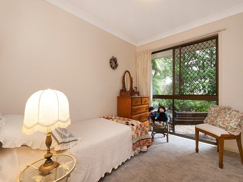 25 Lambourn Street, Chapel Hill QLD 4069