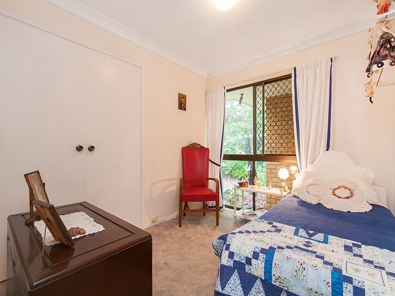 25 Lambourn Street, Chapel Hill QLD 4069