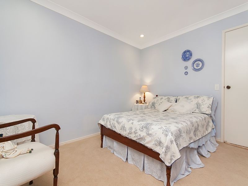 25 Lambourn Street, Chapel Hill QLD 4069