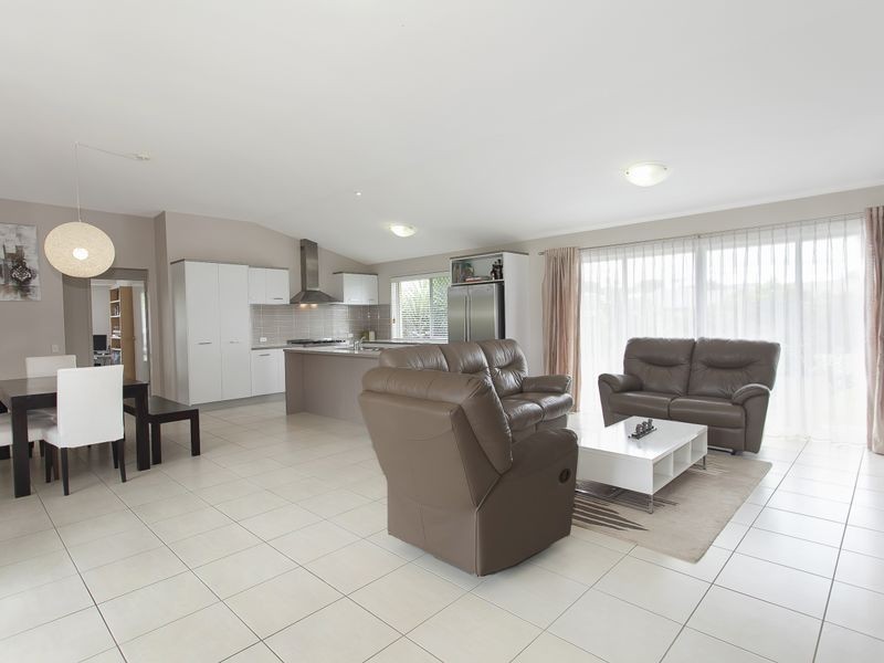 24 Sanctuary Way, Moggill QLD 4070