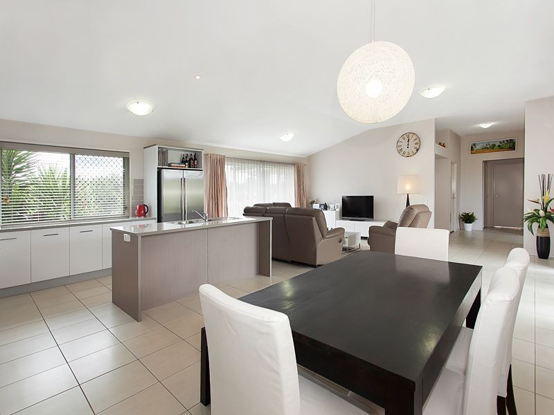 24 Sanctuary Way, Moggill QLD 4070