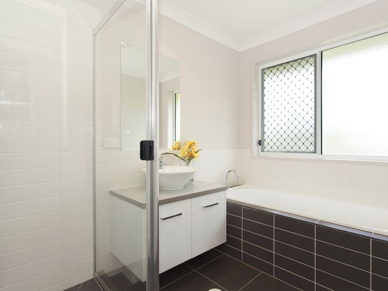 24 Sanctuary Way, Moggill QLD 4070