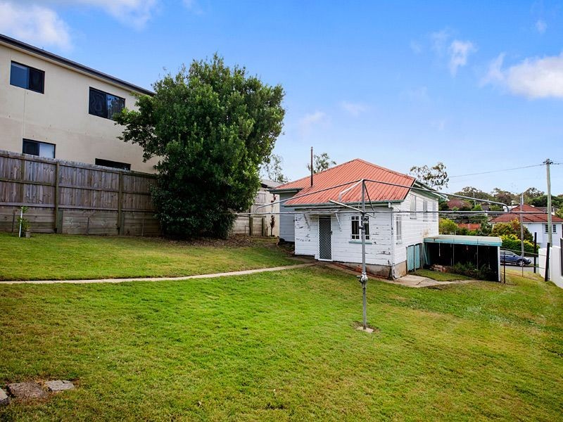 110 Broomfield Street, Taringa QLD 4068