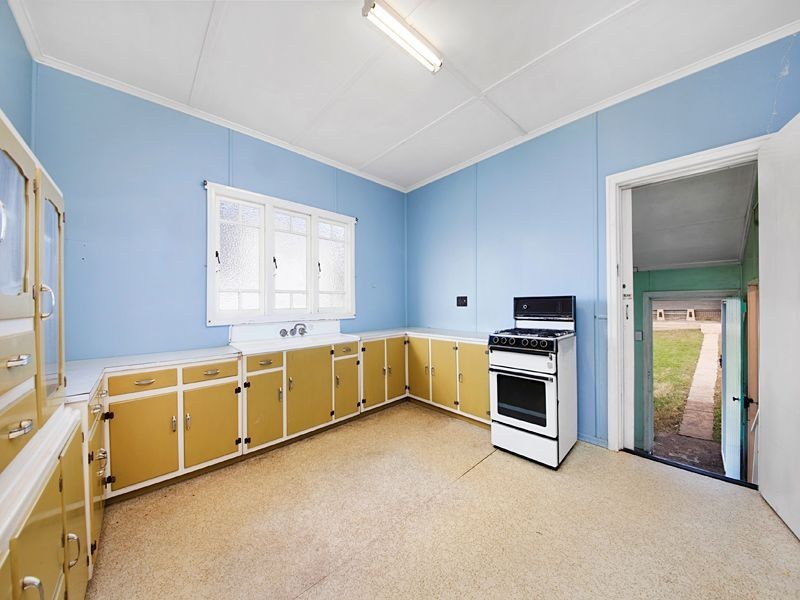 110 Broomfield Street, Taringa QLD 4068