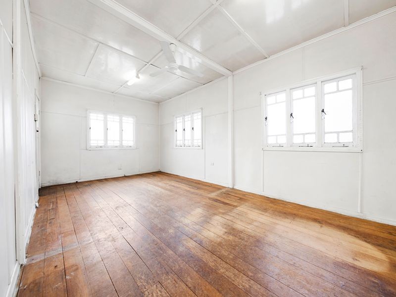 110 Broomfield Street, Taringa QLD 4068