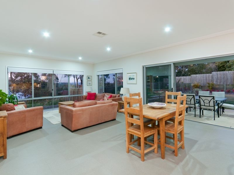 35 Lancewood Place, Moggill QLD 4070