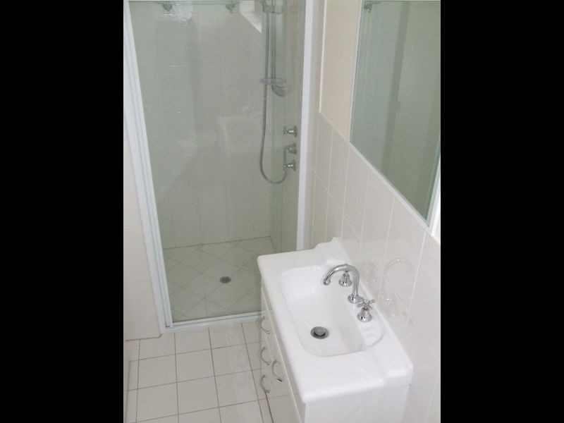 11/29 Bellevue Terrace, St Lucia QLD 4067