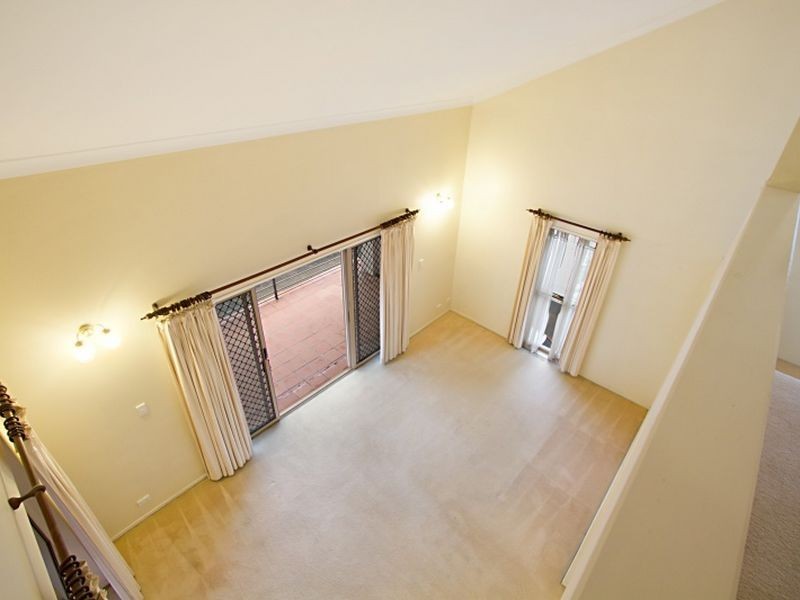 1/77 Armadale Street, St Lucia QLD 4067