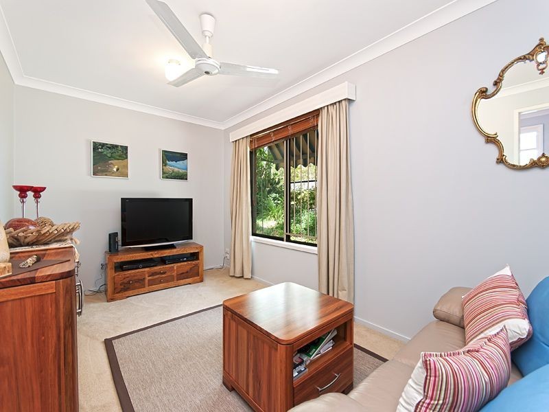 5 Crestview Street, Kenmore QLD 4069