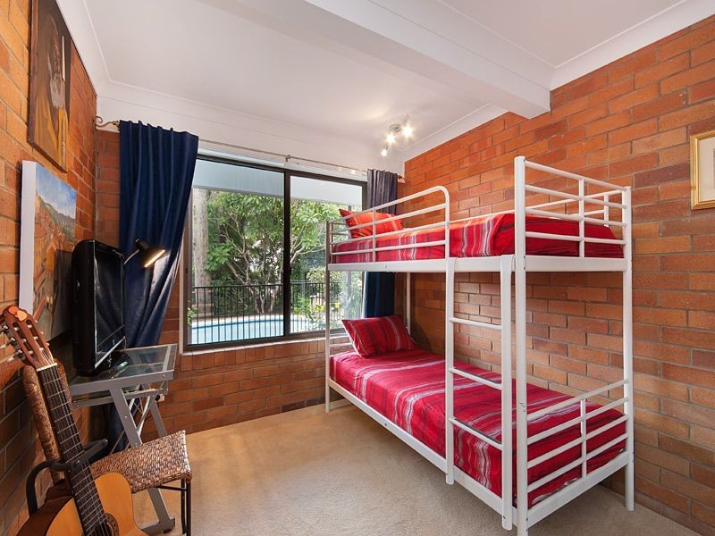 5 Crestview Street, Kenmore QLD 4069