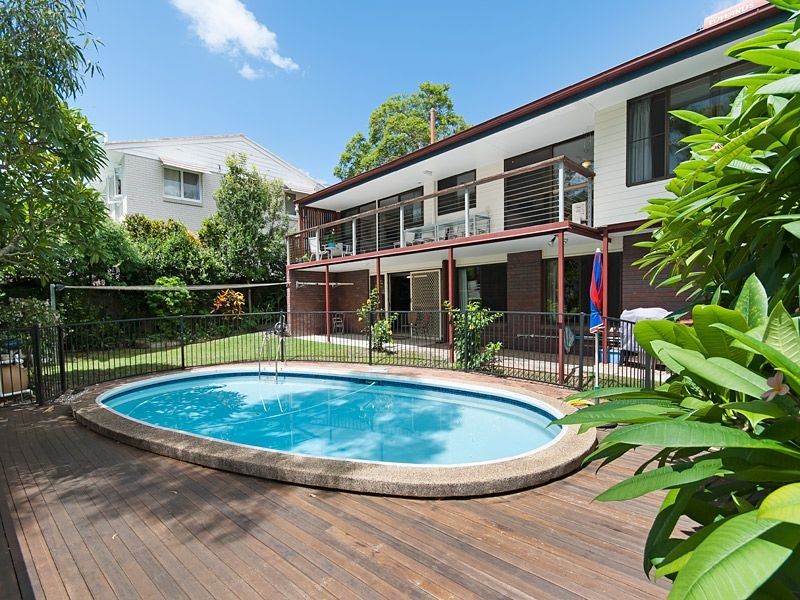 5 Crestview Street, Kenmore QLD 4069