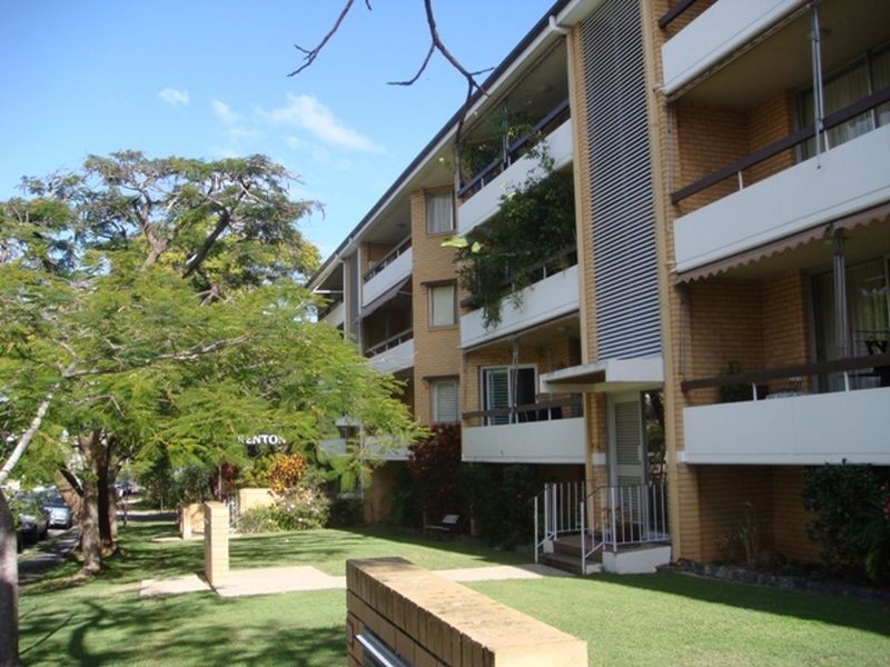 16/26 Laurence Street, St Lucia QLD 4067