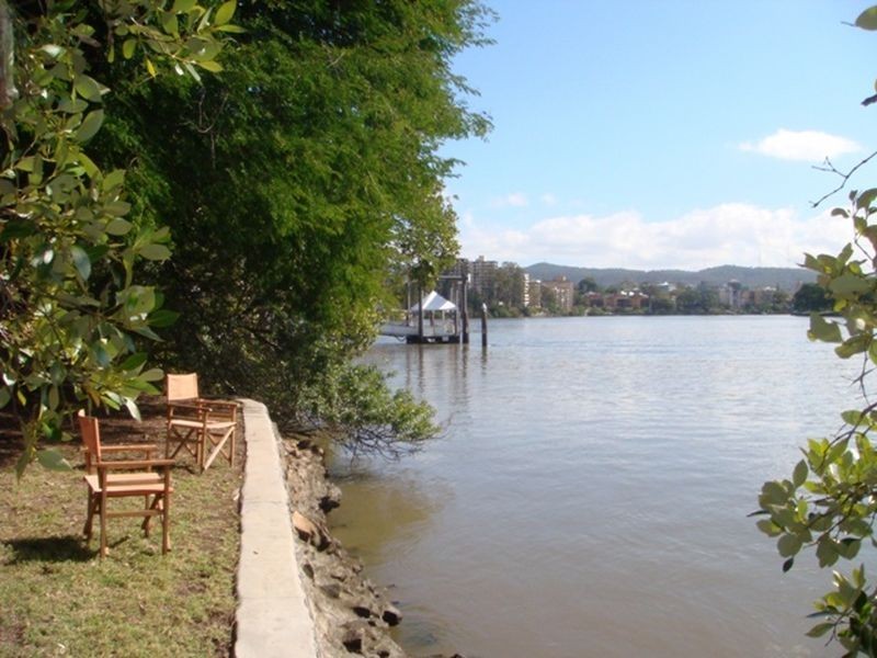 16/26 Laurence Street, St Lucia QLD 4067