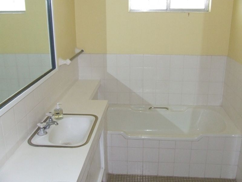 16/26 Laurence Street, St Lucia QLD 4067