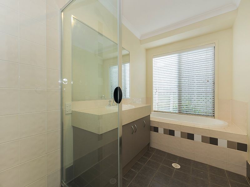 19 Joseph Avenue, Moggill QLD 4070