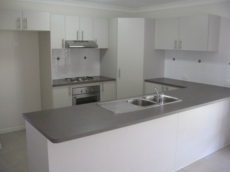 2/7 Lisa Court, Raceview QLD 4305