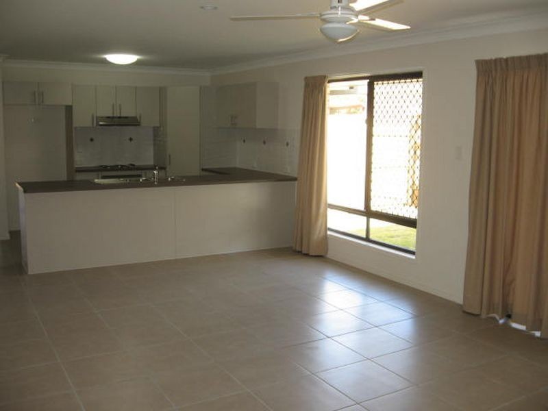 2/7 Lisa Court, Raceview QLD 4305