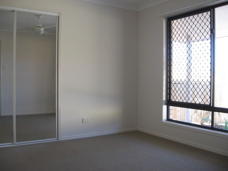 2/7 Lisa Court, Raceview QLD 4305