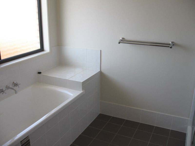 2/7 Lisa Court, Raceview QLD 4305