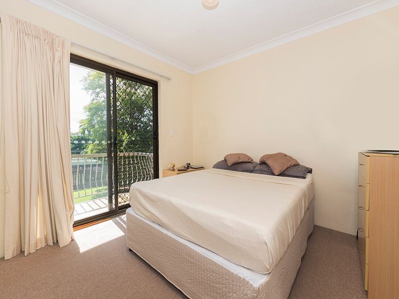 2/15 Earle Lane, Toowong QLD 4066