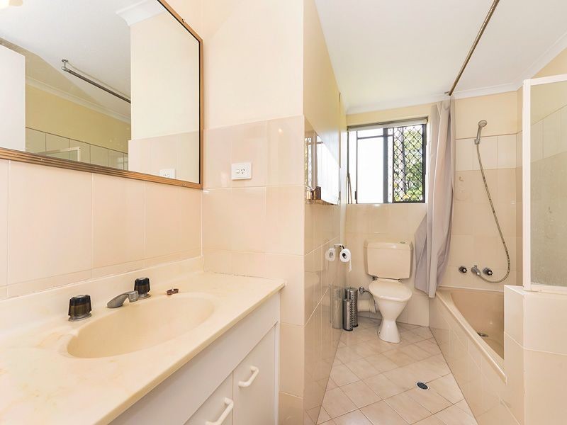 2/15 Earle Lane, Toowong QLD 4066