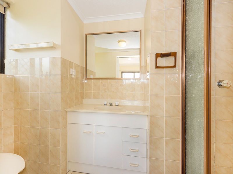 2/15 Earle Lane, Toowong QLD 4066