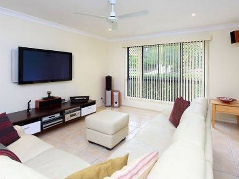 18 Westaway Crescent, Bellbowrie QLD 4070