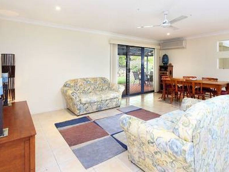 18 Westaway Crescent, Bellbowrie QLD 4070