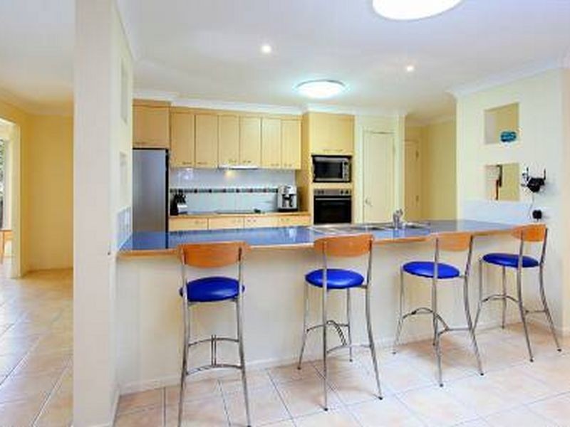 18 Westaway Crescent, Bellbowrie QLD 4070