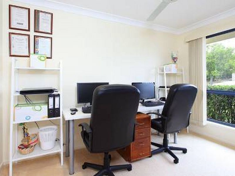 18 Westaway Crescent, Bellbowrie QLD 4070