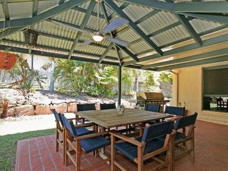 18 Westaway Crescent, Bellbowrie QLD 4070