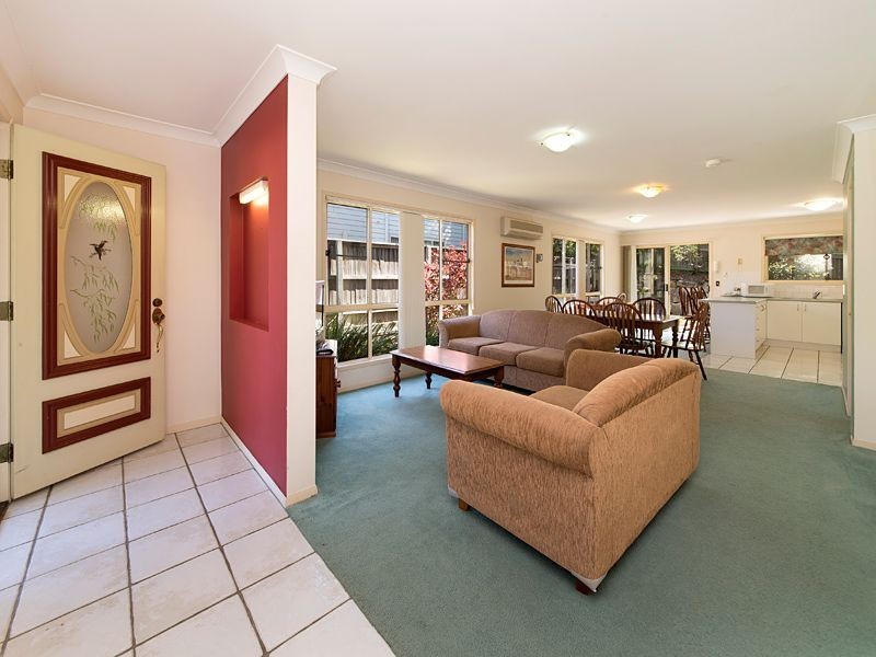 2/87 Russell Terrace, Indooroopilly QLD 4068