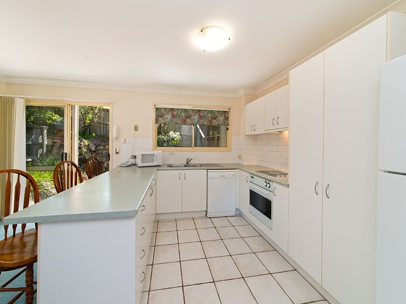 2/87 Russell Terrace, Indooroopilly QLD 4068