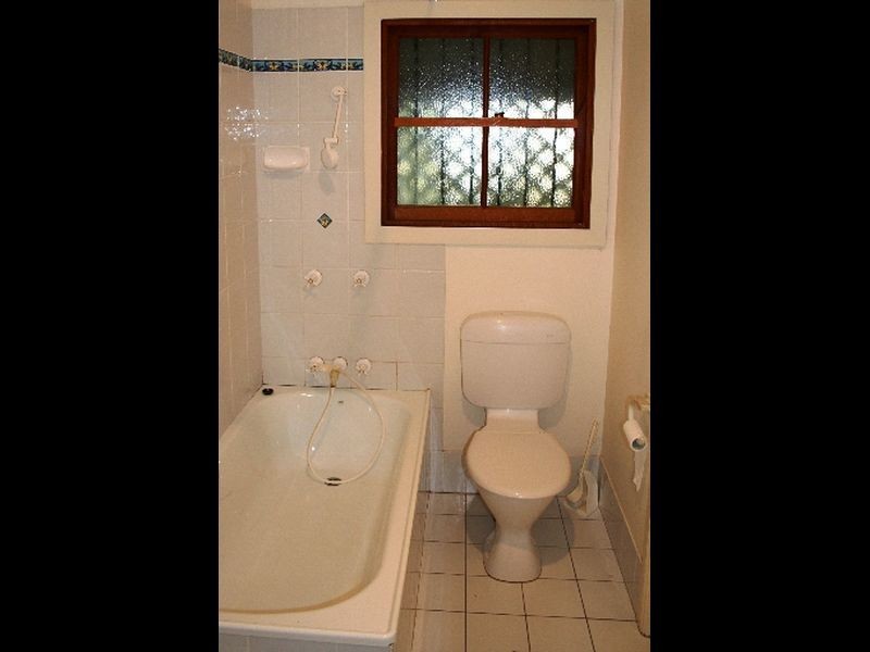 32 Rainworth Road, Bardon QLD 4065