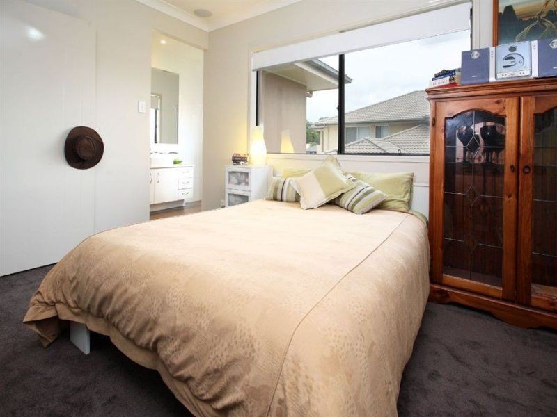 16 Frederick Street, Moggill QLD 4070