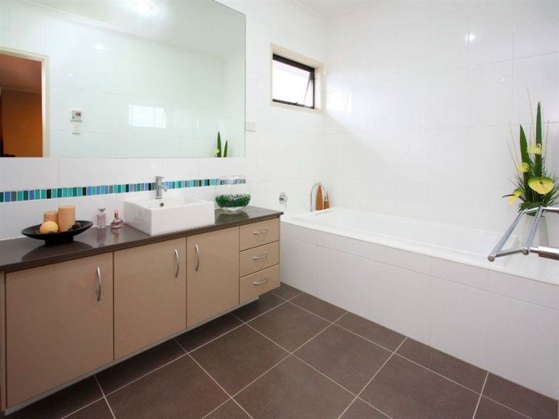 16 Frederick Street, Moggill QLD 4070