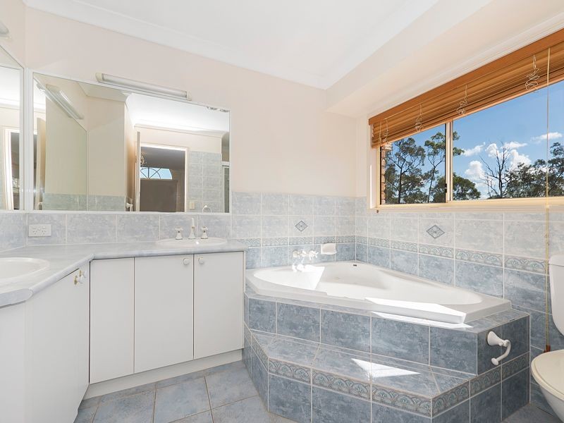 95 Westaway Crescent, Bellbowrie QLD 4070
