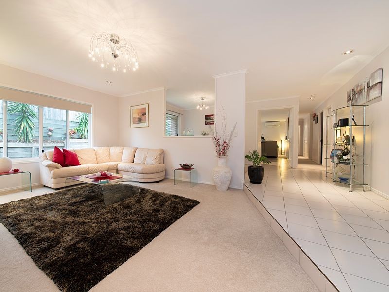 81 Greenford Street, Chapel Hill QLD 4069