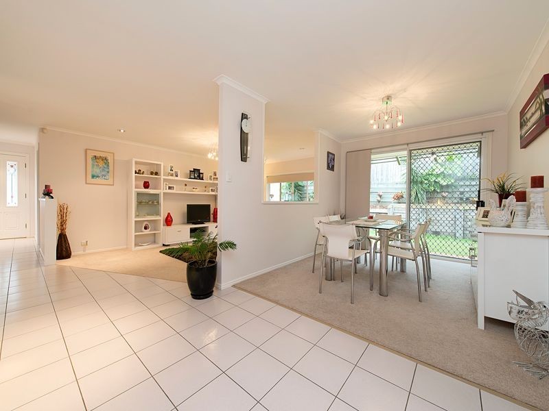 81 Greenford Street, Chapel Hill QLD 4069